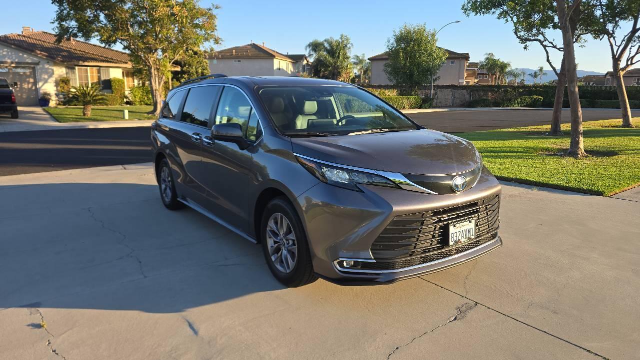 Toyota Sienna 2024 in Corona, CA