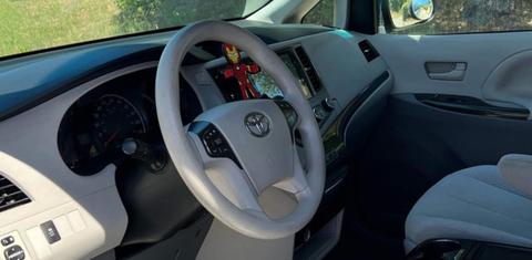 Toyota Sienna 2012