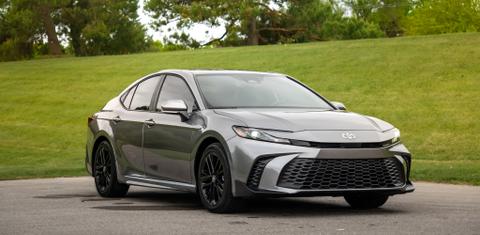 Toyota Camry Hybrid 2025
