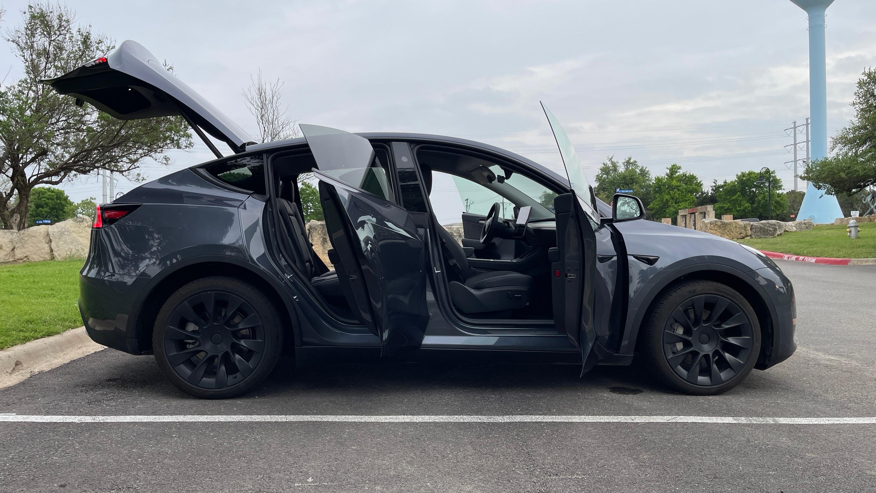 Tesla Model Y 2023 in Lakeway, TX