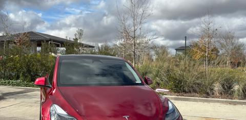 Tesla Model Y 2024
