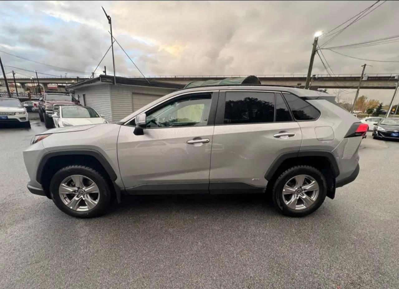 Toyota RAV4 Hybrid 2023 à Kelowna, BC
