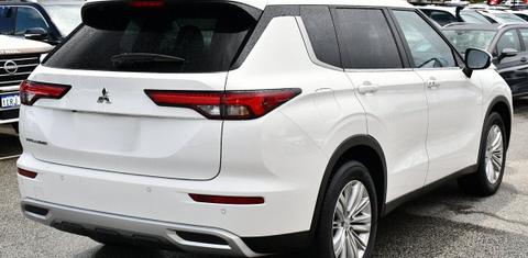 Mitsubishi OUTLANDER 2023