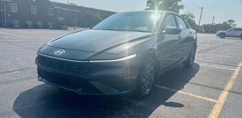 Hyundai Elantra 2024