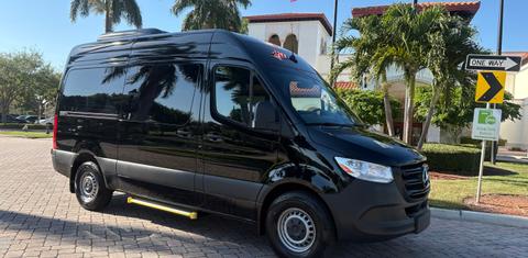 Mercedes-Benz Sprinter 2025