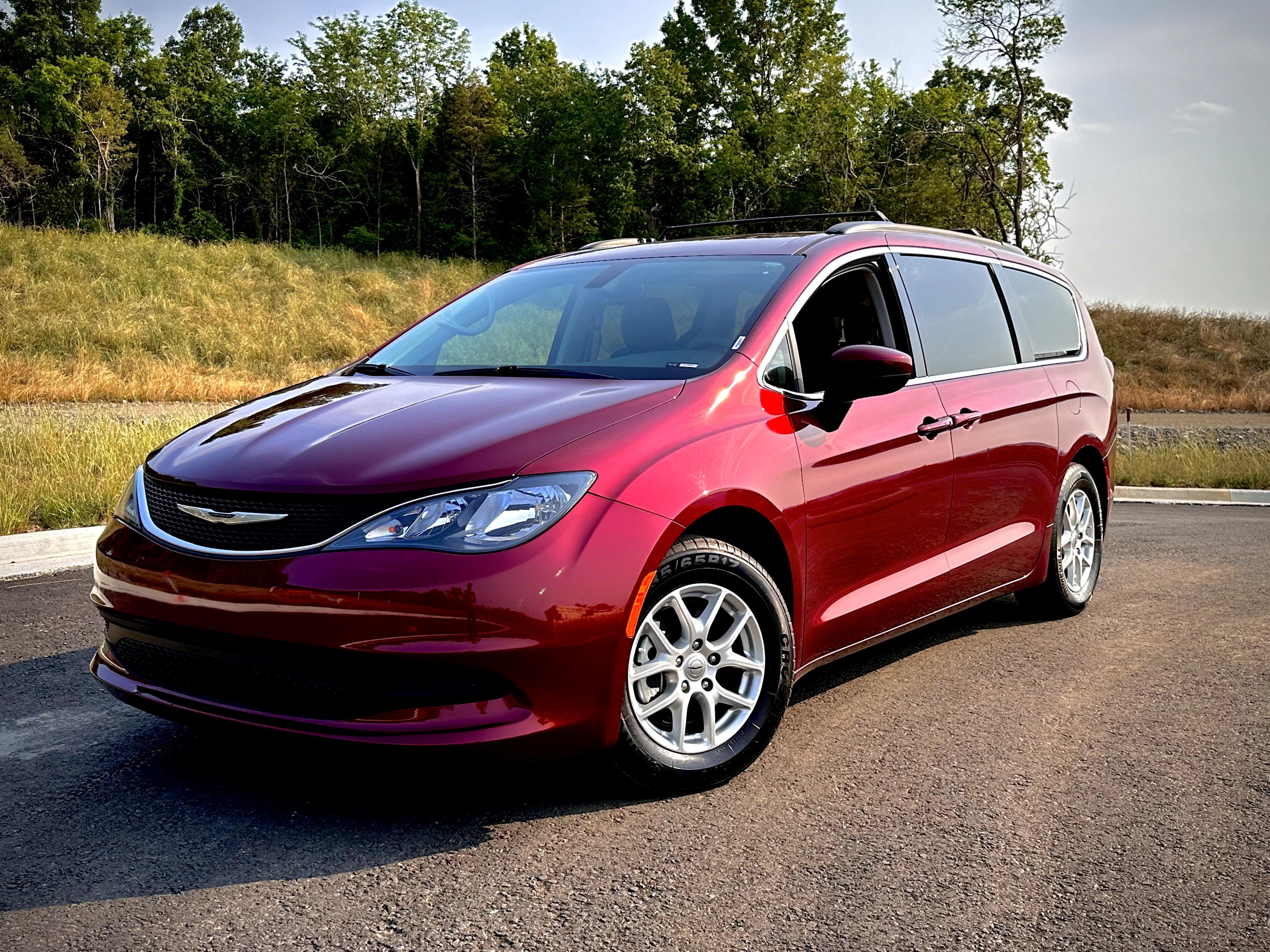 Chrysler Voyager 2021 in Nashville, TN