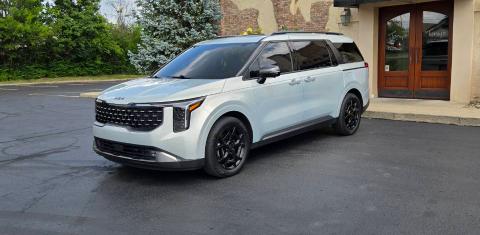 Kia Carnival Hybrid 2025
