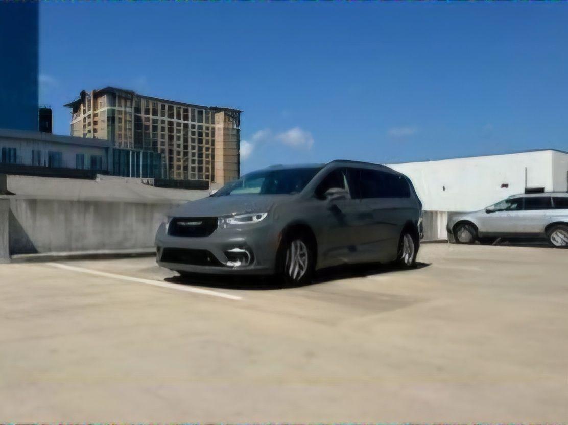 Chrysler Pacifica 2022 in 
