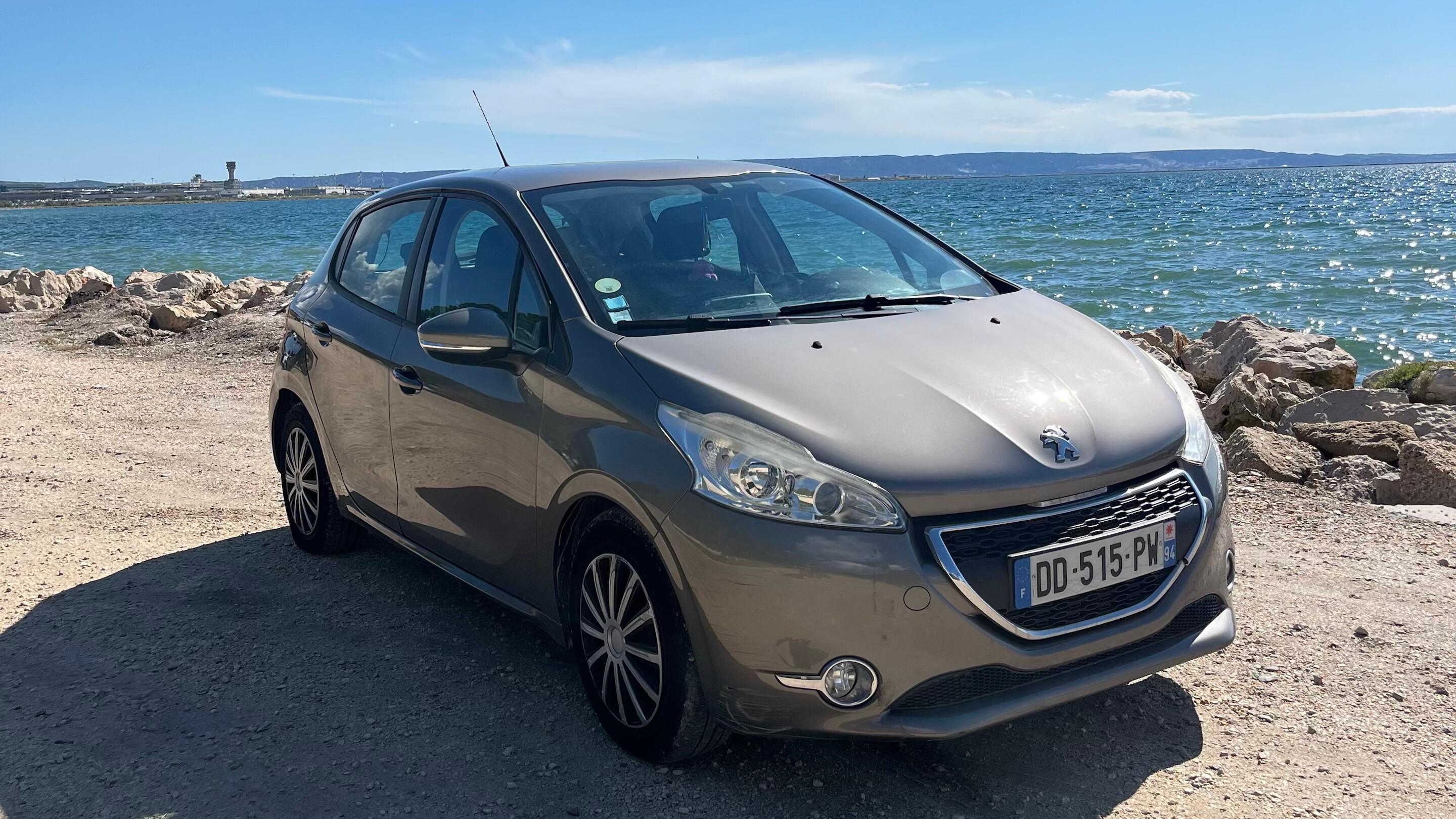 Peugeot 208 2014 à Aix-en-Provence