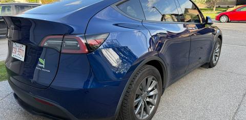 Tesla Model Y 2024