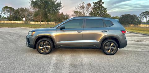 Volkswagen Taos 2025