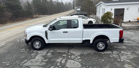 Ford Super Duty F-350 2024