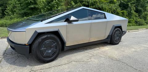 Tesla Cybertruck 2025