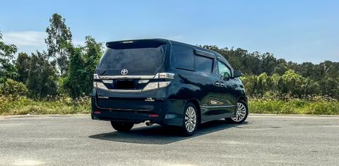 Toyota Vellfire 2014