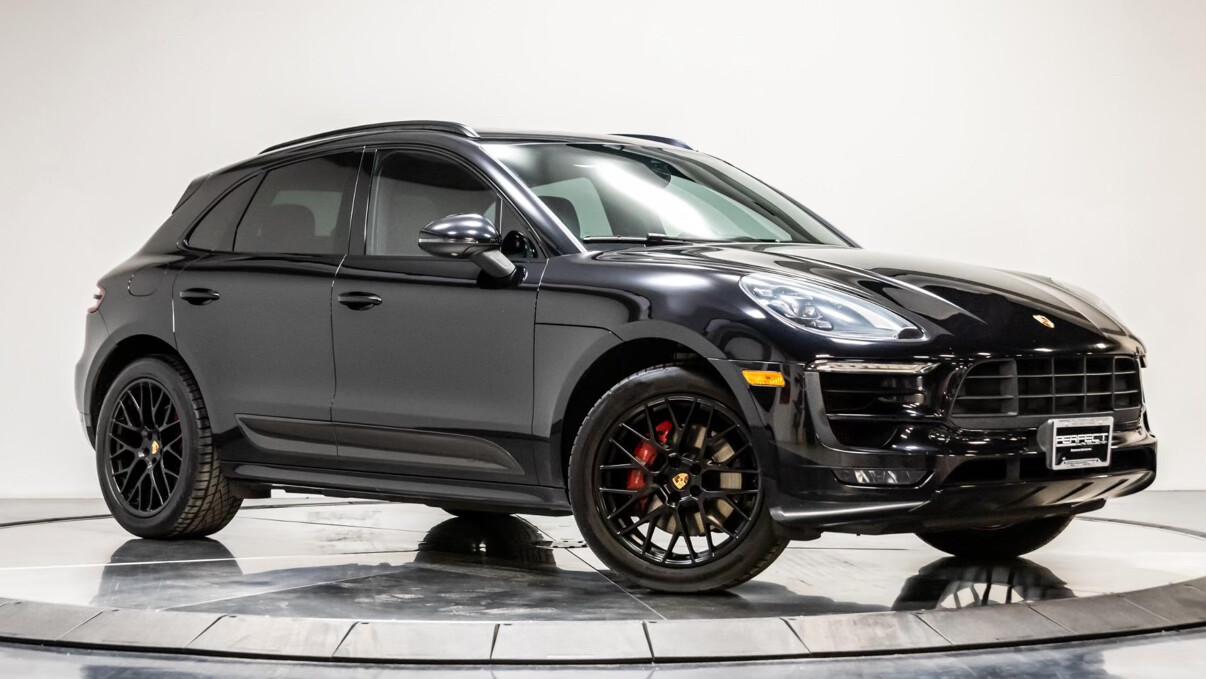 Porsche Macan 2017 in Bayonne, NJ