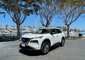 Nissan Rogue car