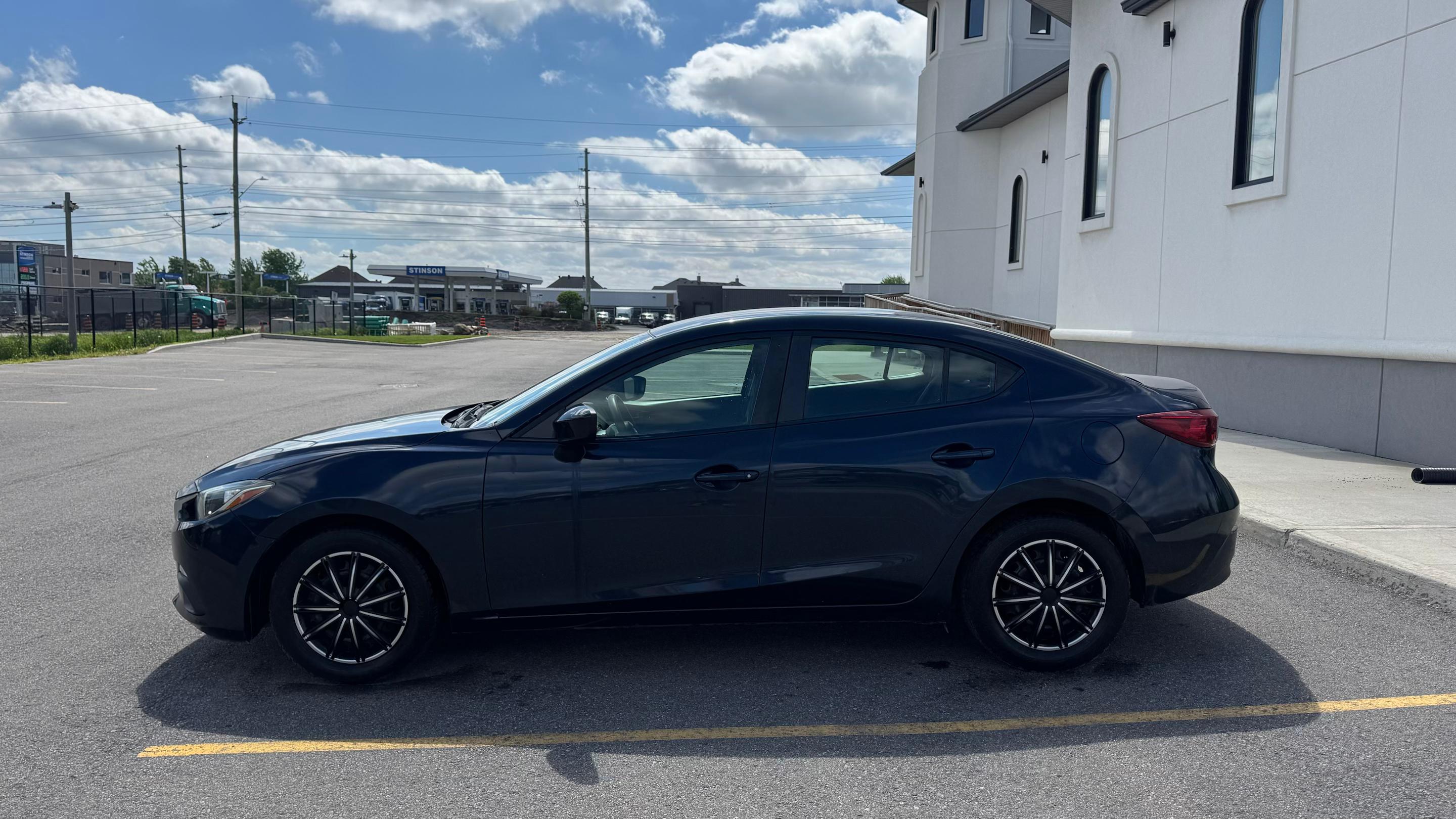 Mazda Mazda3 2015 in Ottawa, ON