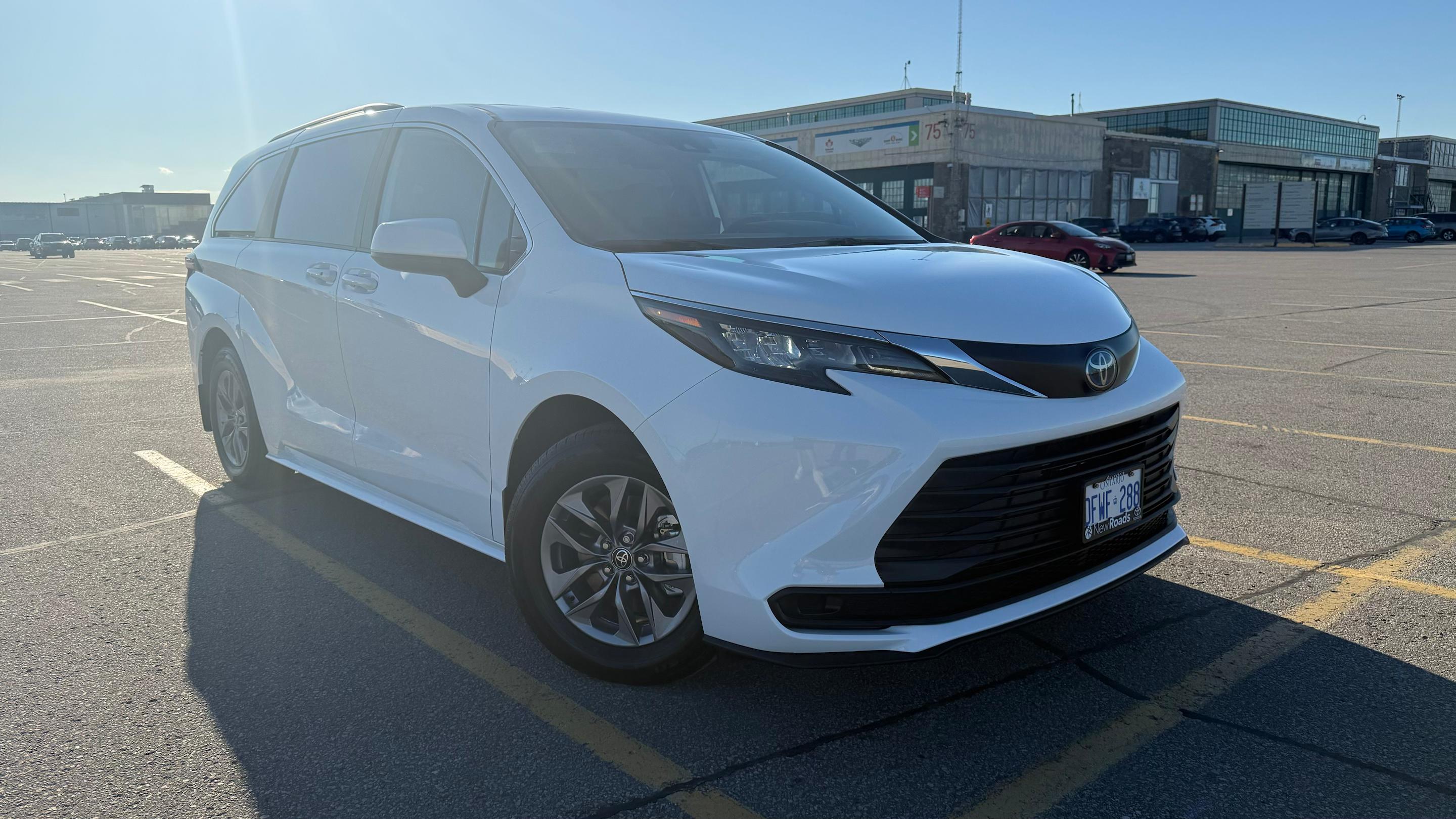 Toyota Sienna 2025 in Toronto, ON