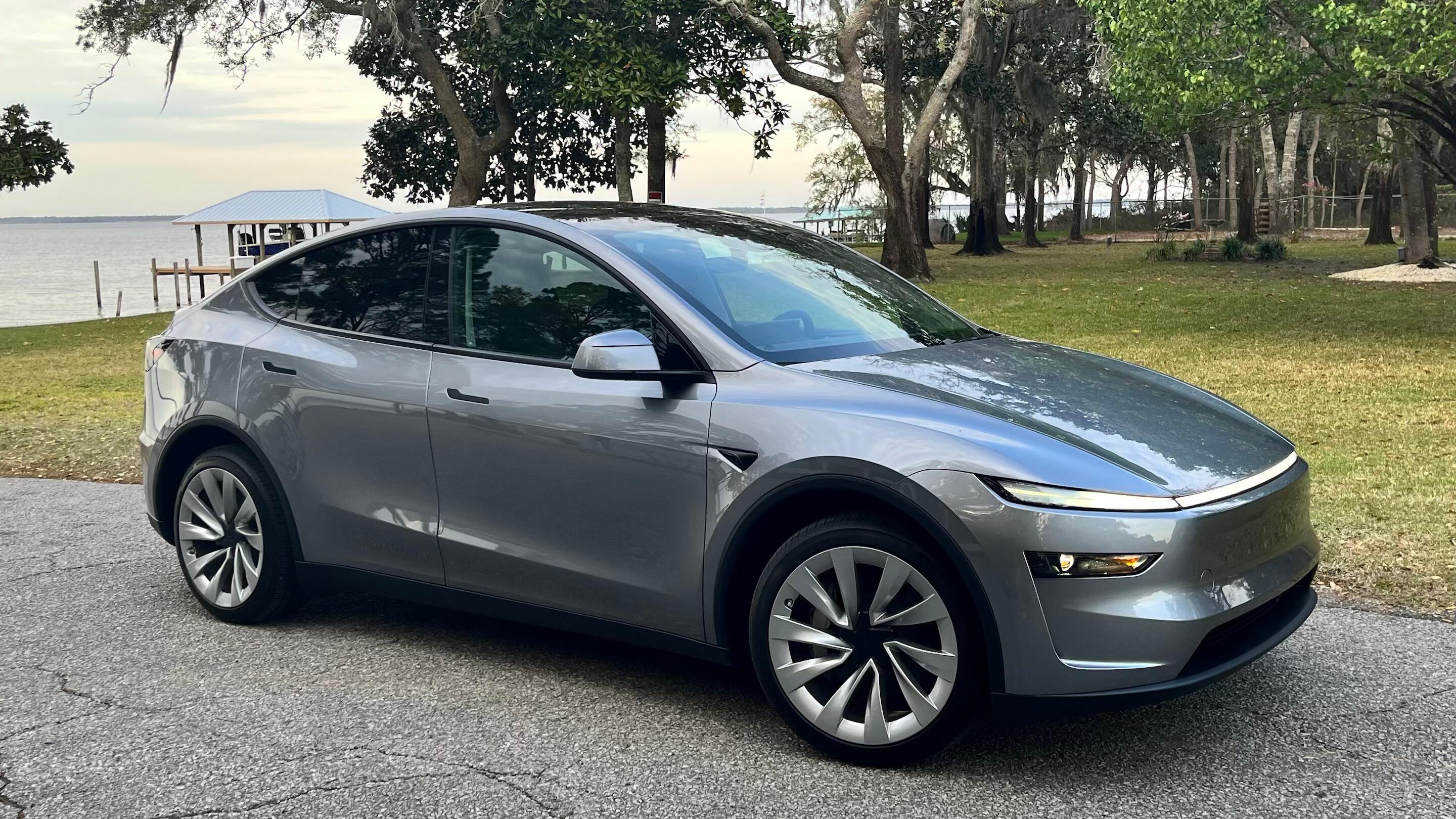 Tesla Model Y 2026 in Santa Rosa Beach, FL