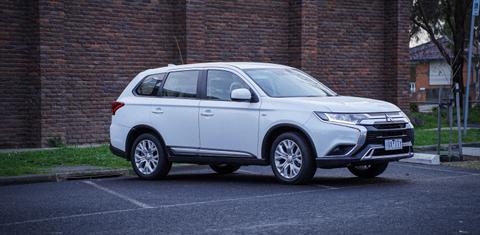 Mitsubishi OUTLANDER 2021