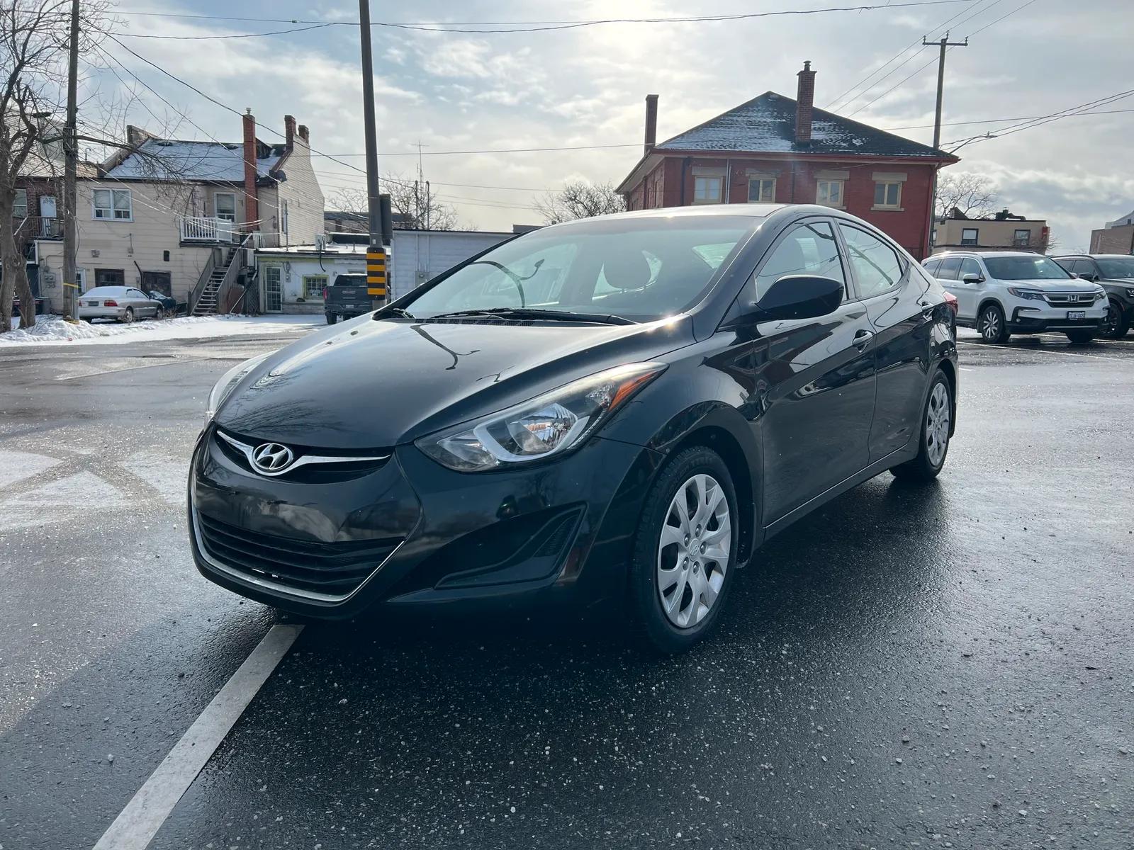 Hyundai Elantra 2015 à 