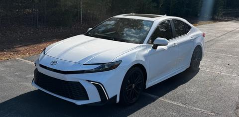 Toyota Camry Hybrid 2026