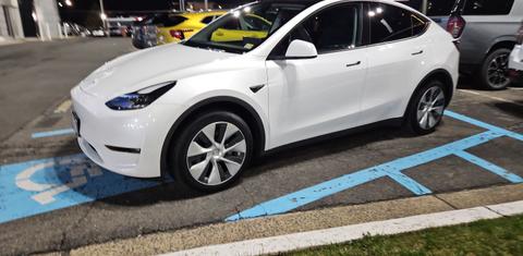 Tesla Model Y 2023