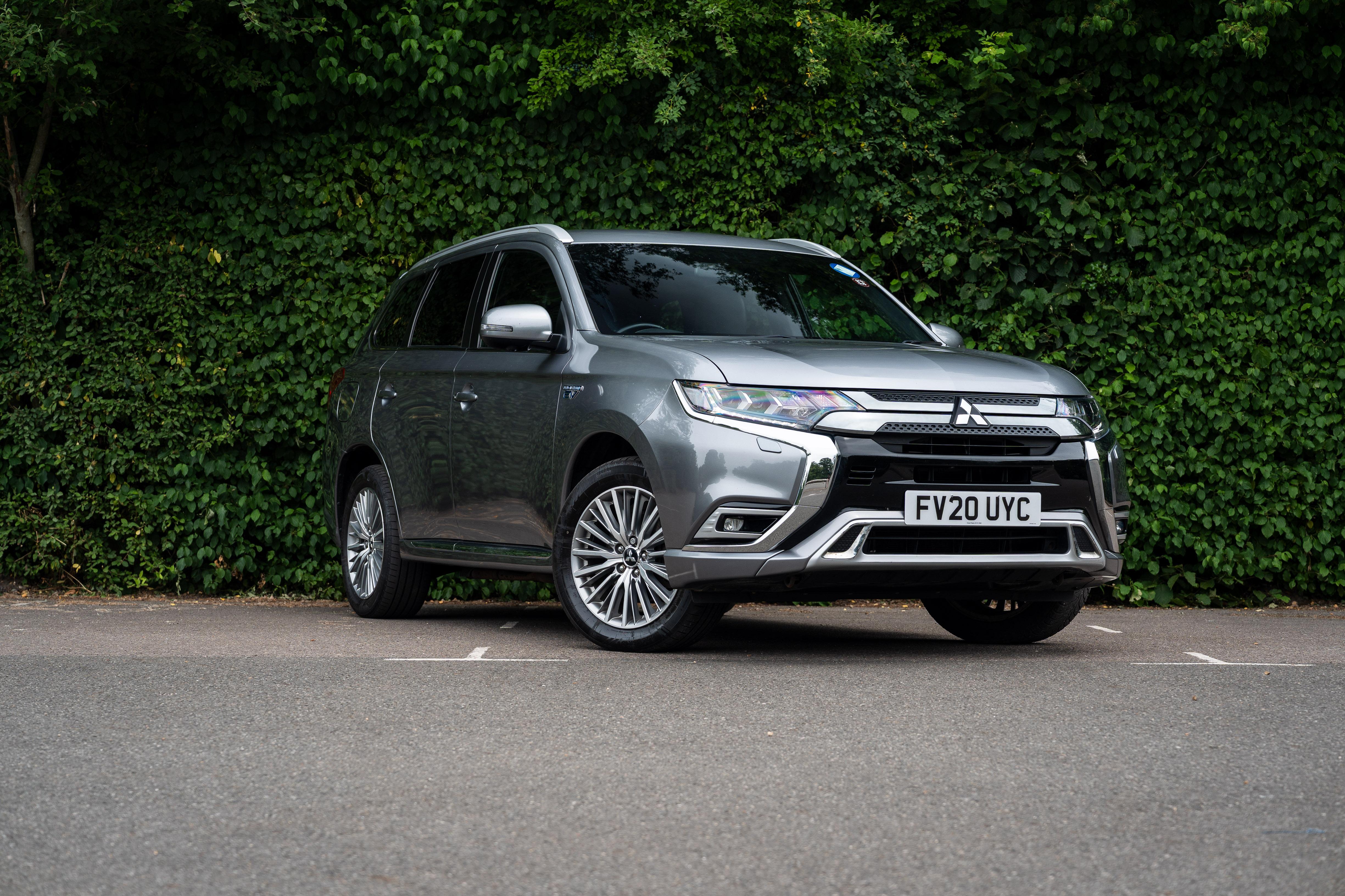 Mitsubishi Outlander 2020 in Englefield Green