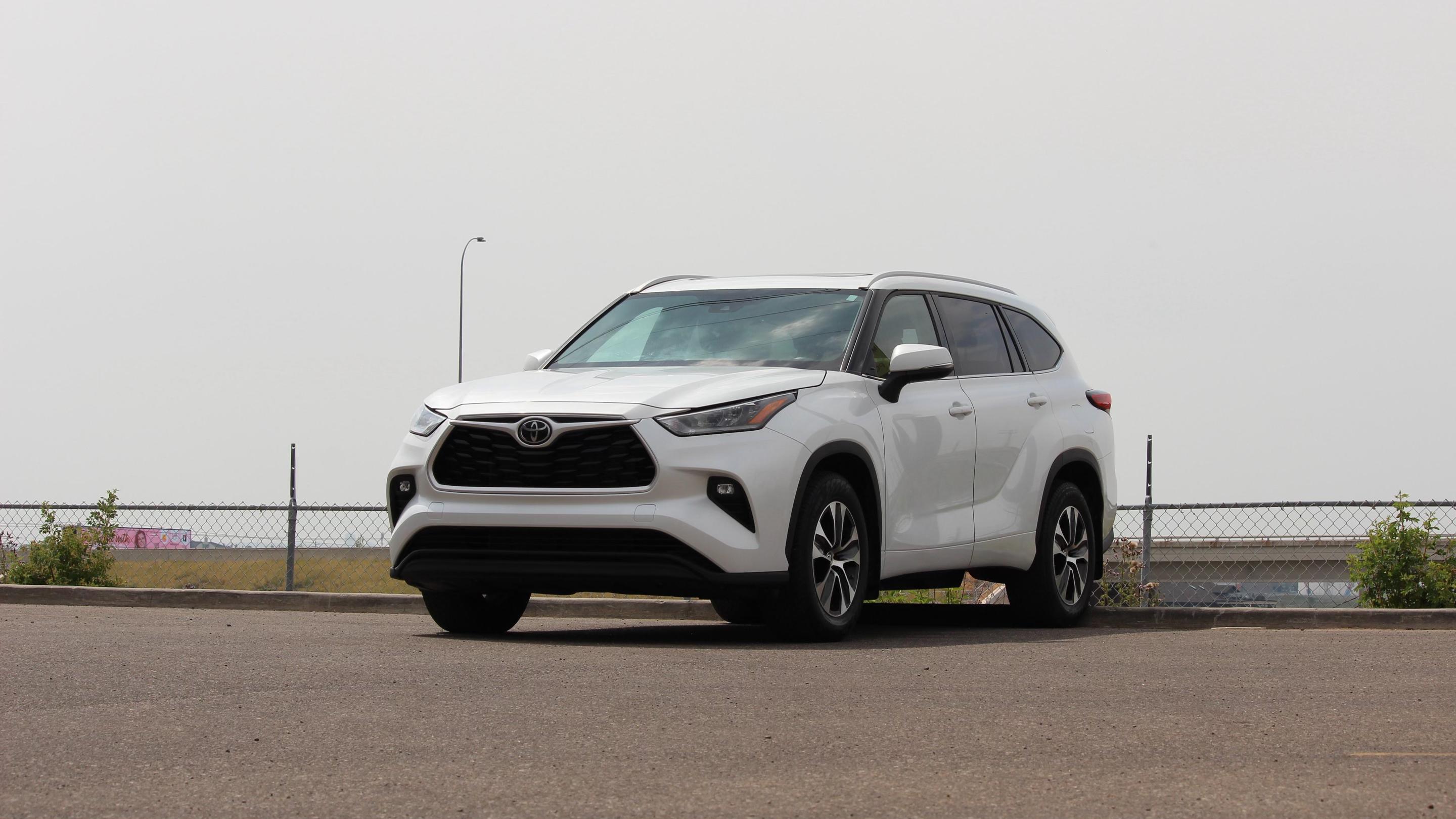 Toyota Highlander 2022 à Calgary, AB