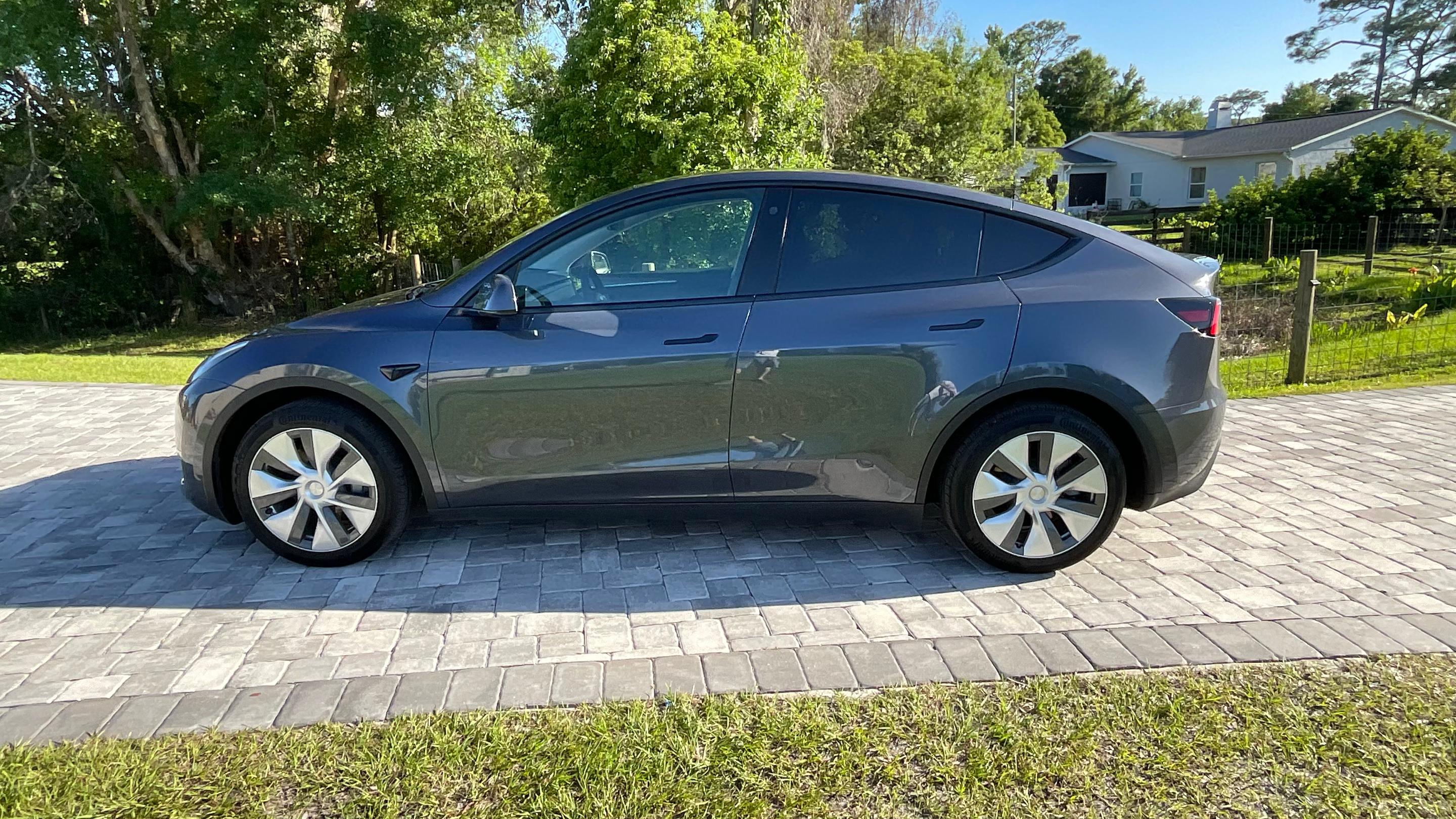 Tesla Model Y 2023 in St. Cloud, FL