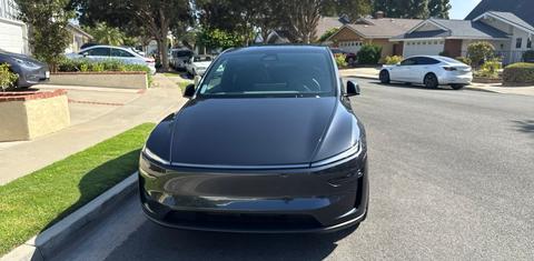 Tesla Model Y 2026