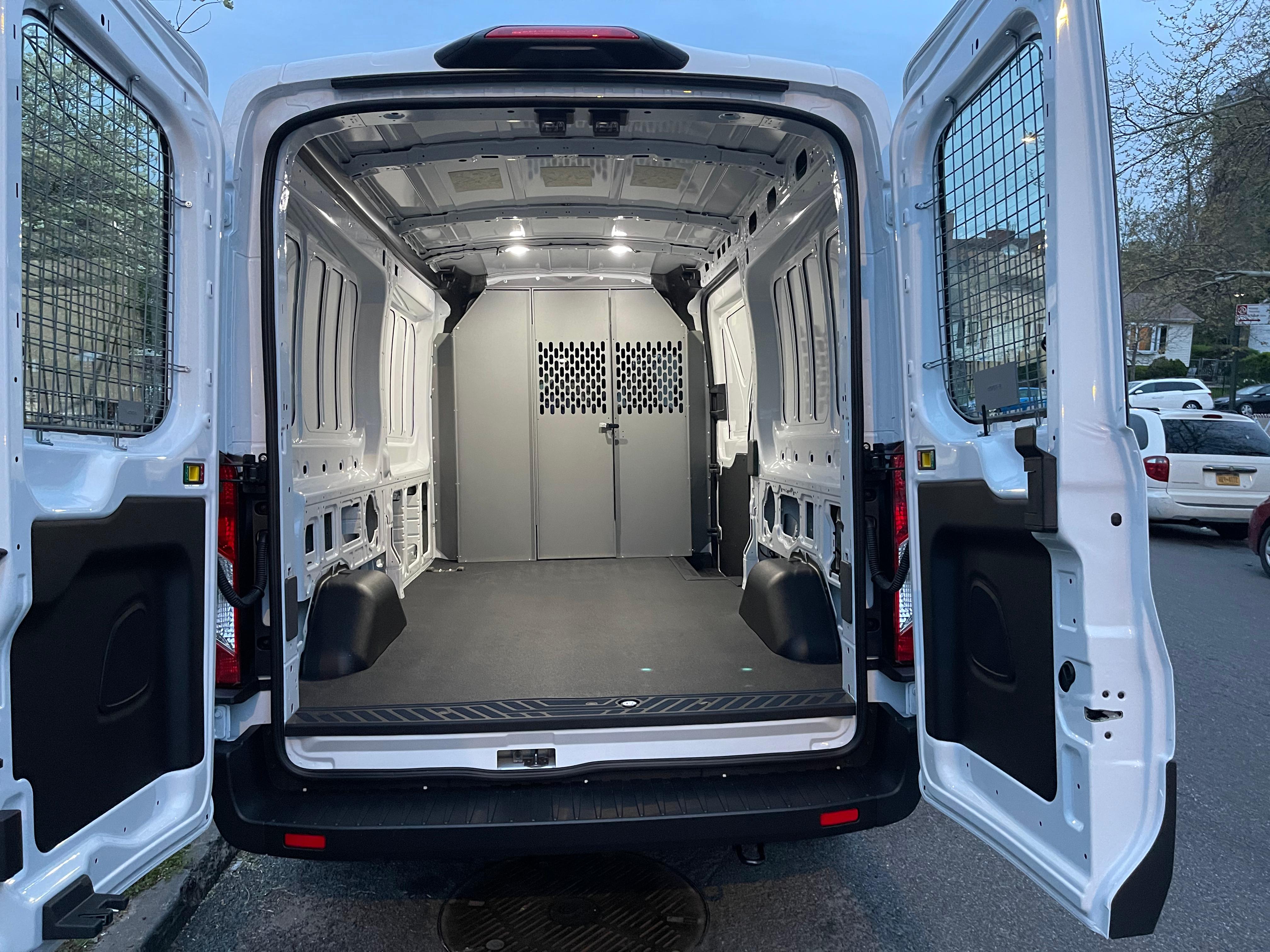Ford Transit Cargo 2022 in Bronx, NY