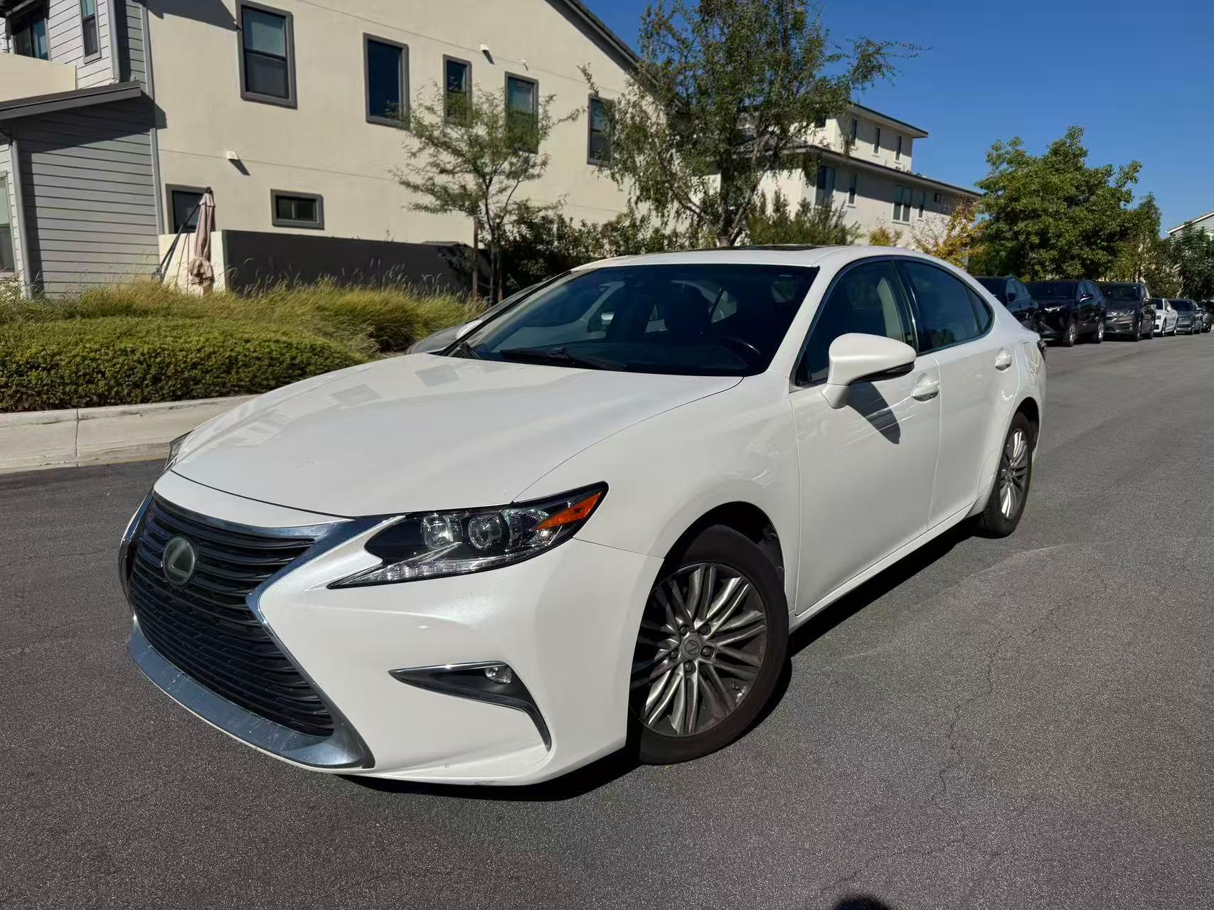 Lexus ES 2017 in Irvine, CA