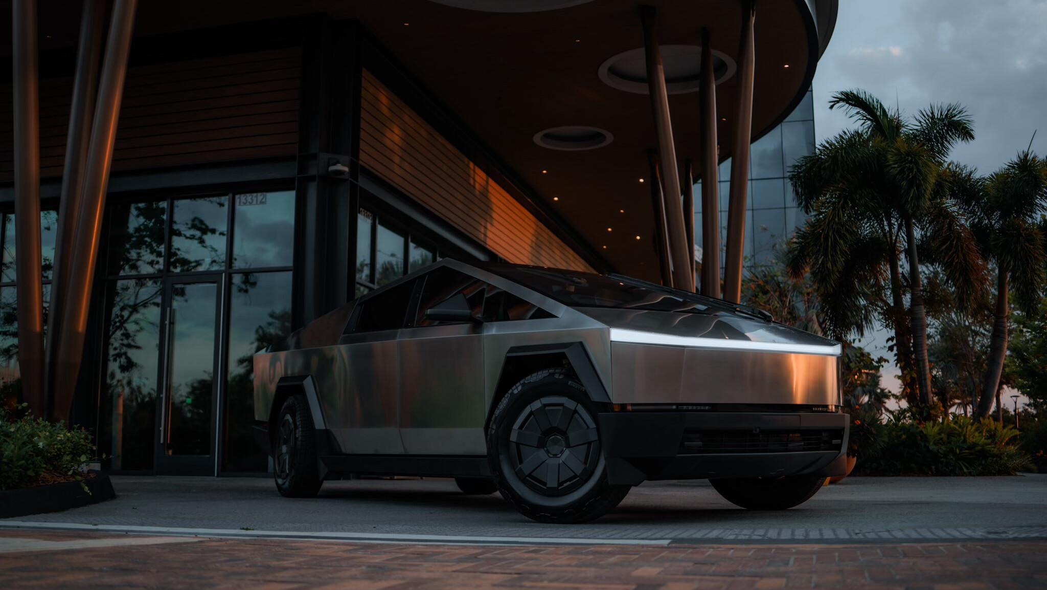 Tesla Cybertruck 2025 in Ocoee, FL