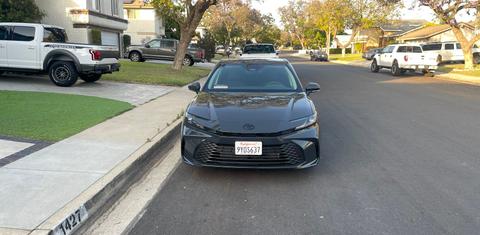 Toyota Camry Hybrid 2026