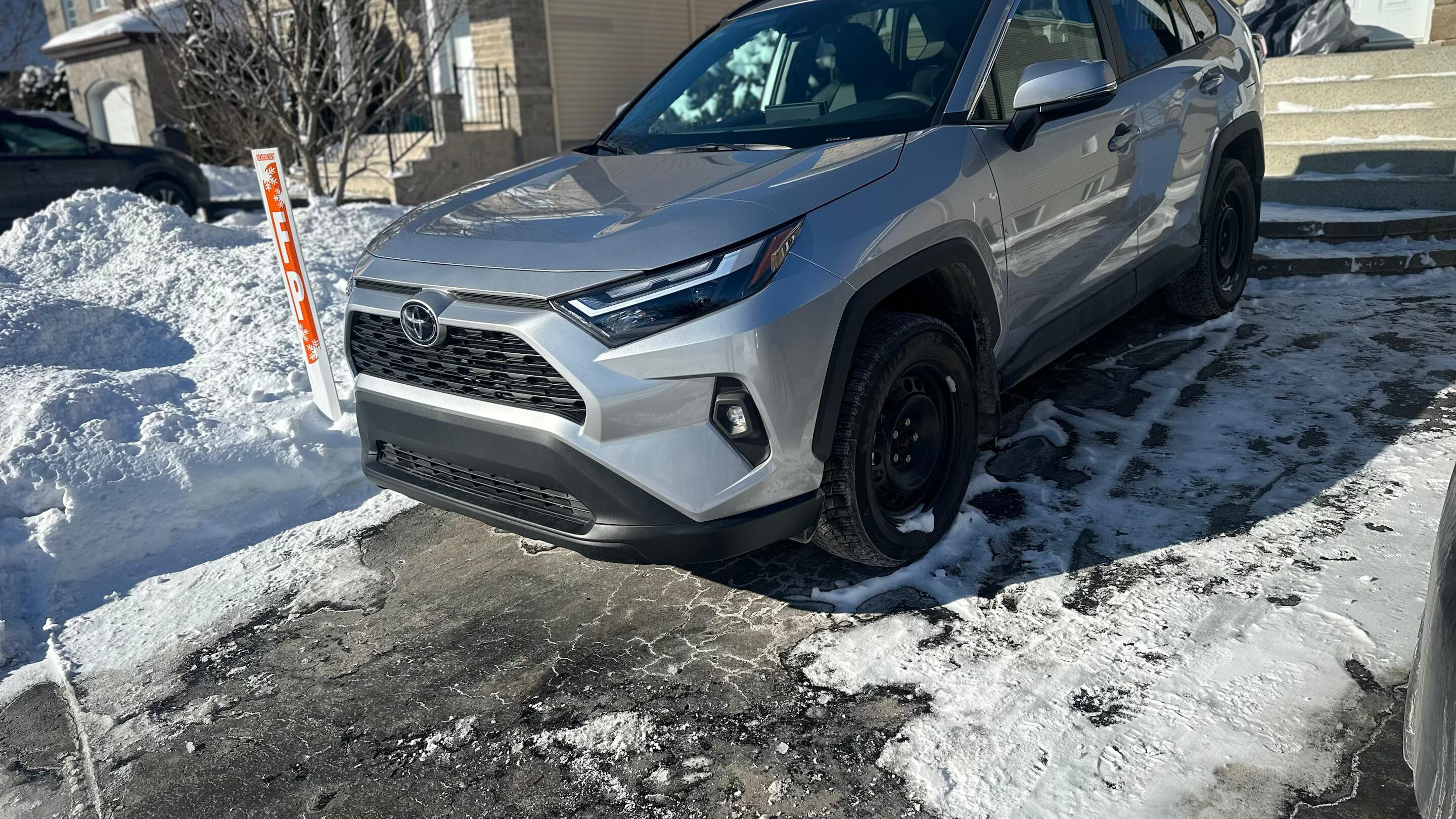 Toyota RAV4 2025 à Montréal, QC
