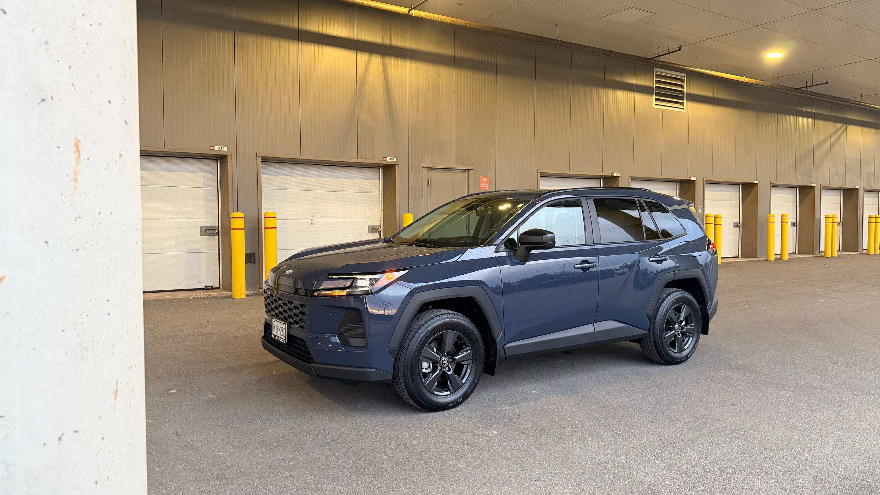 Toyota RAV4 Hybrid 2026 in Oakville, ON