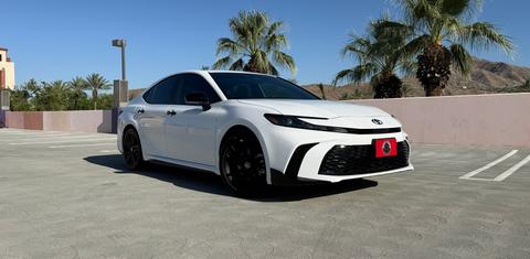 Toyota Camry Hybrid 2026