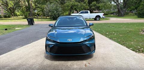 Toyota Camry Hybrid 2026