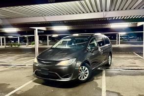 Chrysler Pacifica car