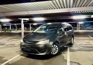 Chrysler Pacifica car