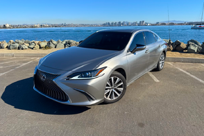 Lexus ES car