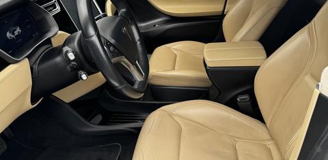 Tesla Model S 2015