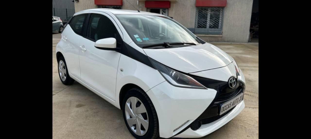 Toyota AYGO 2014 à Borgo