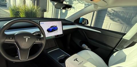 Tesla Model Y 2024