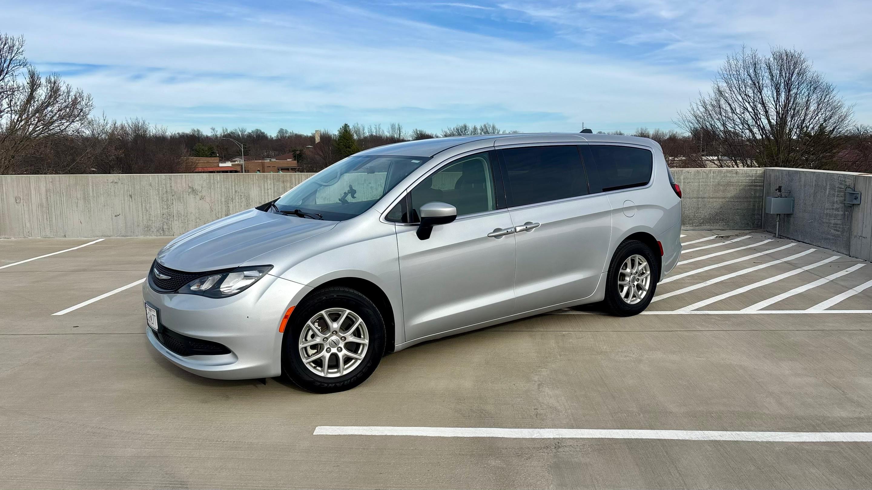 Chrysler Voyager 2022 in Springfield, MO