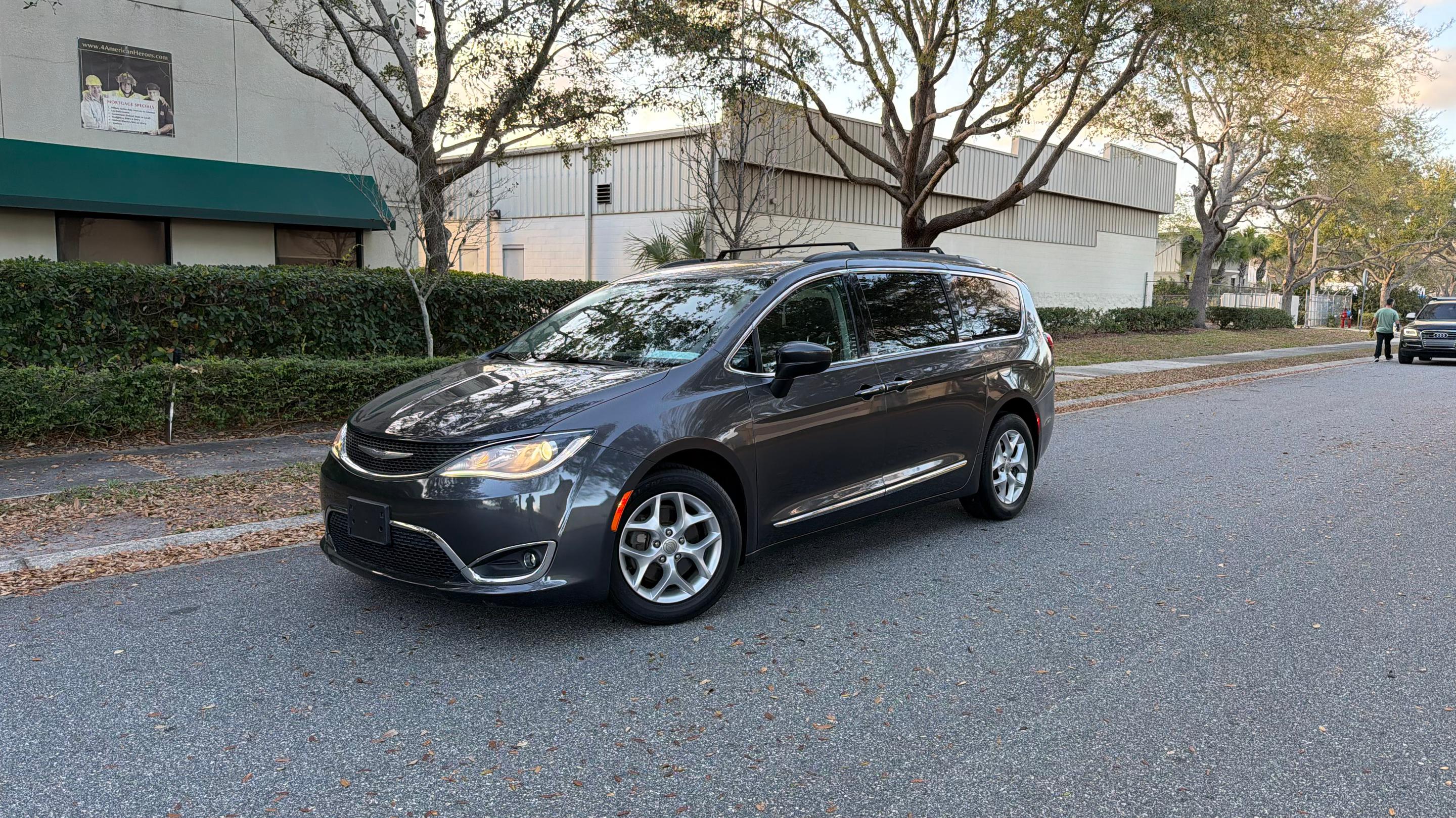 Chrysler Pacifica 2017 in Winter Garden, FL