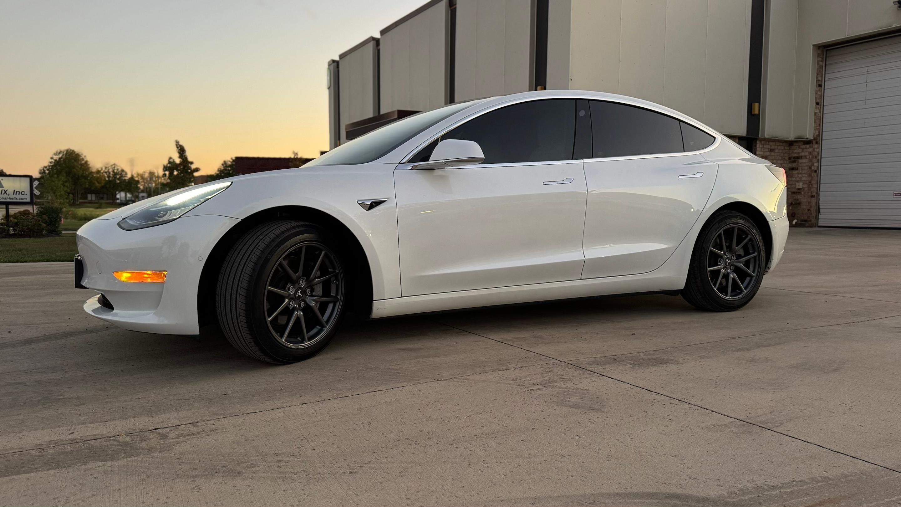 Tesla rental Chicago O'Hare International Airport (ORD) | Turo car