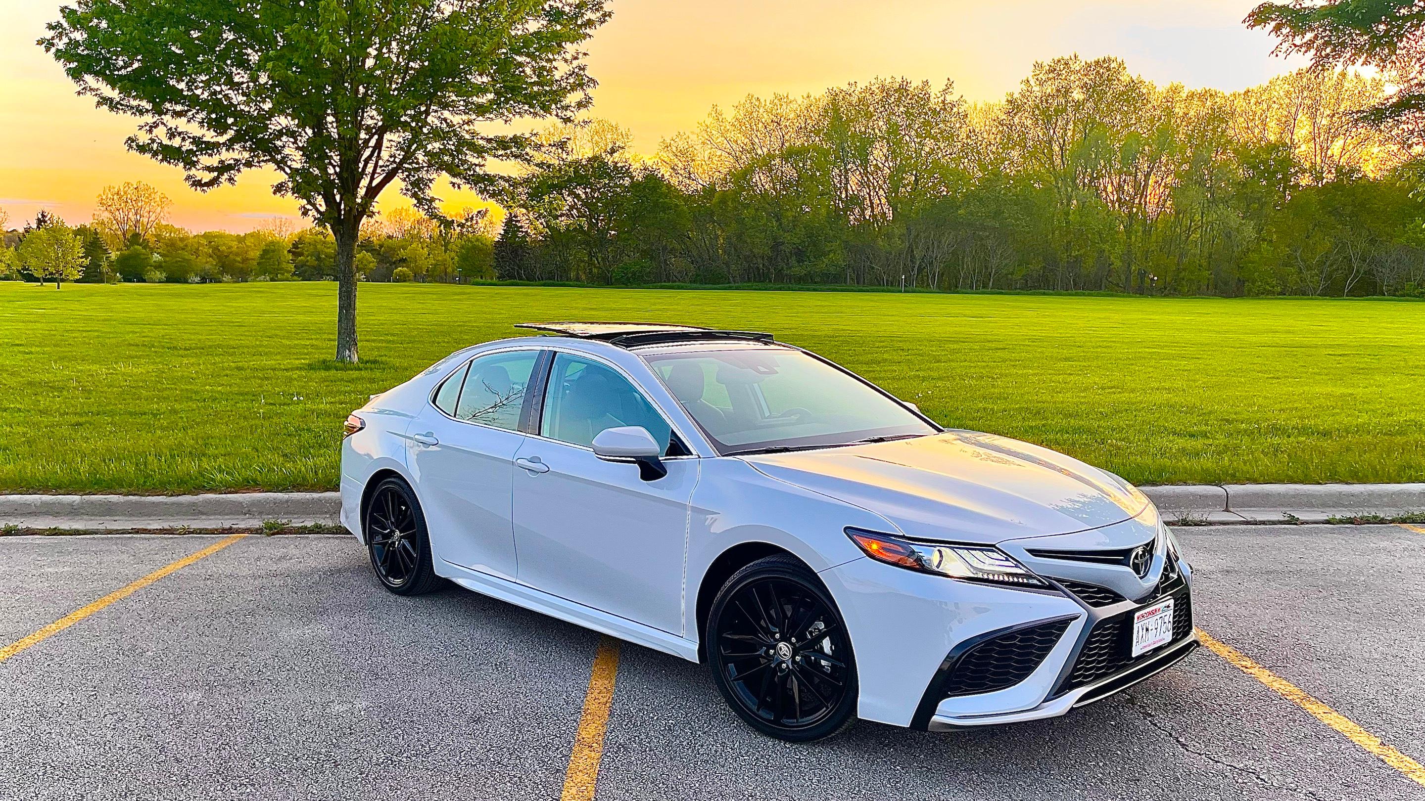 Toyota Camry 2024 in Green Bay, WI