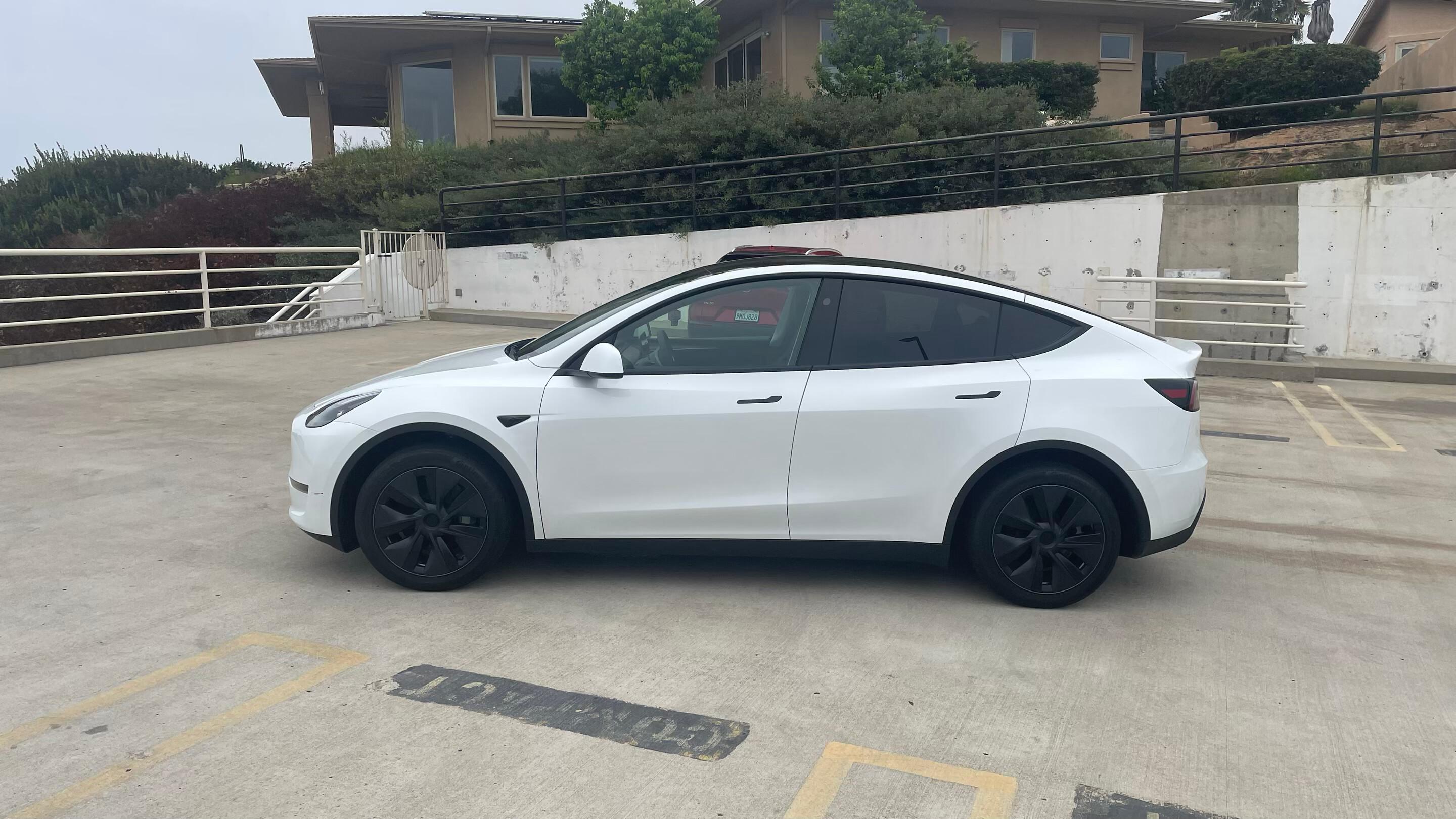 Tesla Model Y 2024 in San Diego, CA